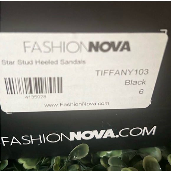 Fashion Nova Stud Heels NIB - Picture 5 of 5